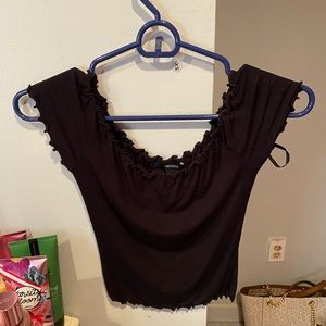 off the should black top